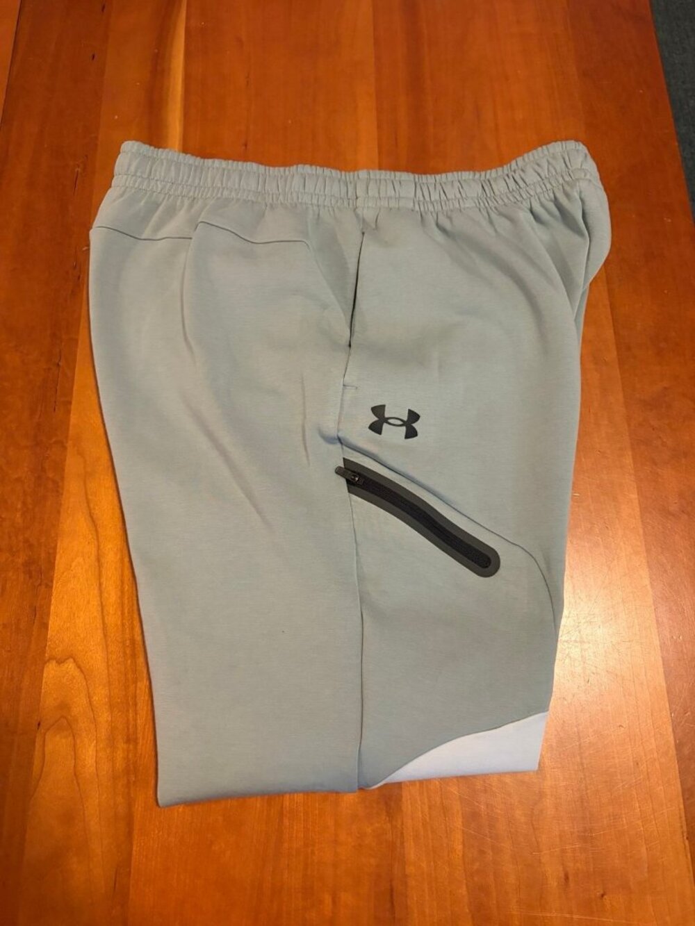 Under Armour Men's Athletic Sweat Pants Unstoppable joggers sz large 1379808 348